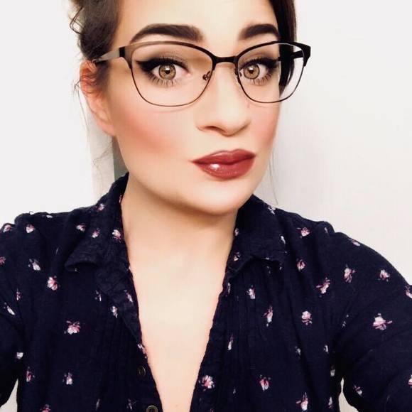 Meet your Posher, Cortney - Picture 1 of 1